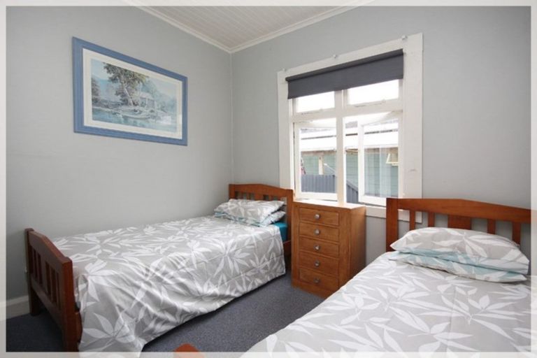 Photo of property in 27 Punga Street, Tangimoana, 4822