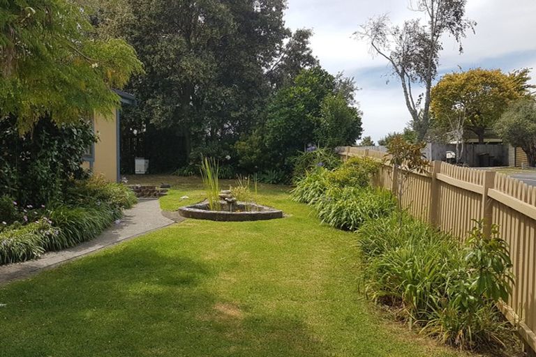 Photo of property in 3 Marendellas Drive, Bucklands Beach, Auckland, 2014