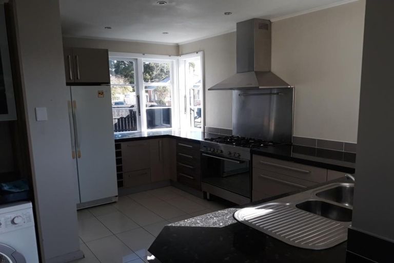 Photo of property in 8 Piko Crescent, Riccarton, Christchurch, 8041