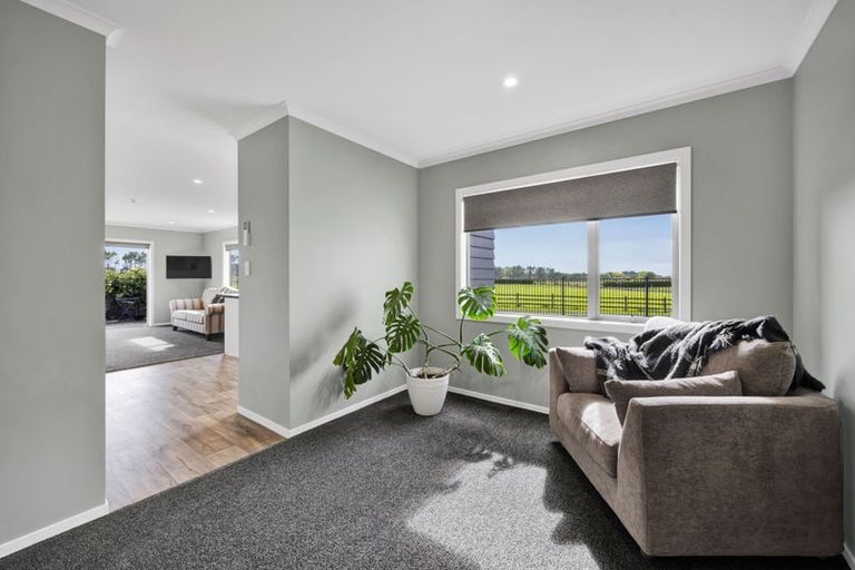 Photo of property in 7 Mercade Close, Stratford, 4332