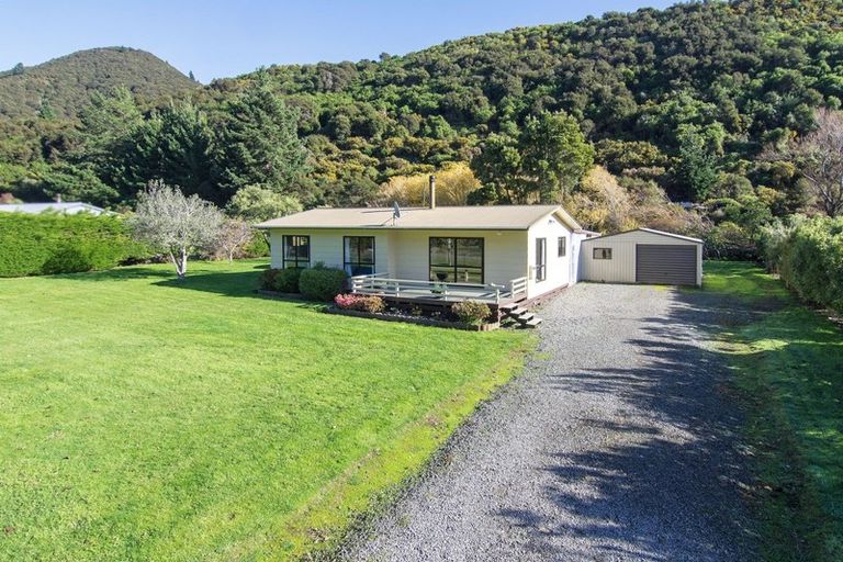 Photo of property in 16 Mclaughlin Drive, Tinui, Masterton, 5889