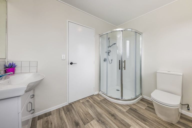 Photo of property in 1/98 Shifnal Drive, Randwick Park, Auckland, 2105