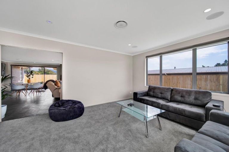 Photo of property in 33 Honeyfield Drive, Whalers Gate, New Plymouth, 4310