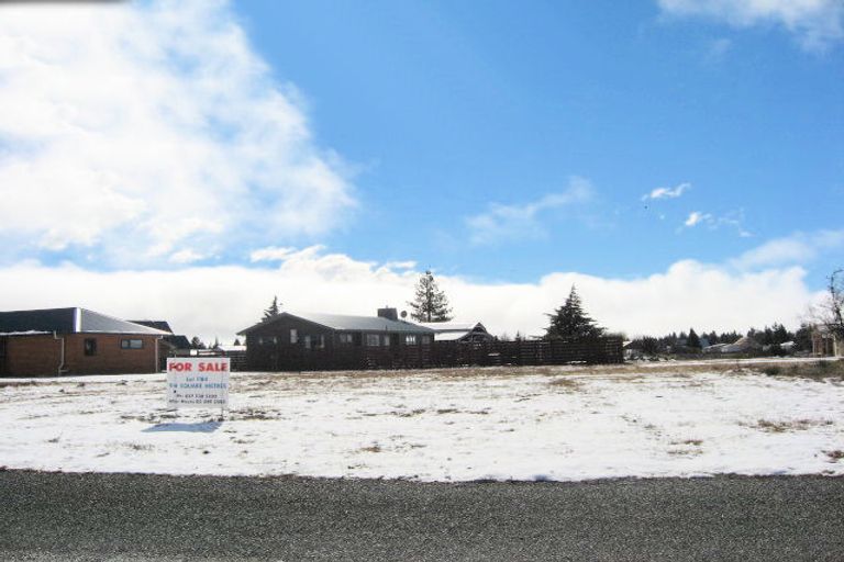 Photo of property in 2 Irishman Drive, Twizel, 7901