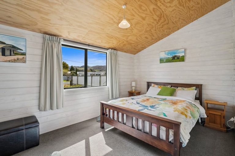 Photo of property in 2 Avon Street, Lumsden, 9730