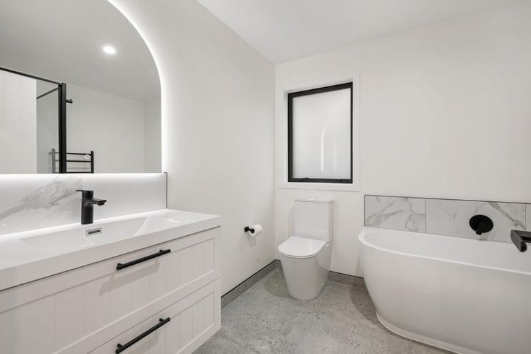 Photo of property in 56 Mcintyre Road, Mangere Bridge, Auckland, 2022