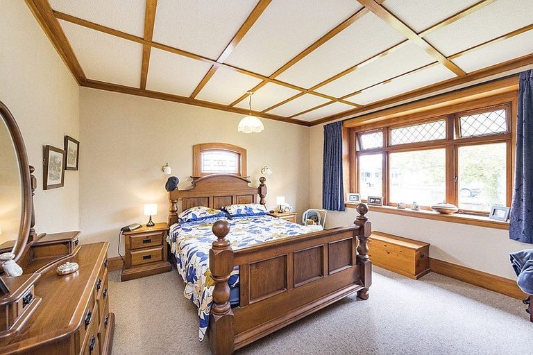 Photo of property in 17 Argyle Avenue, Takaro, Palmerston North, 4410