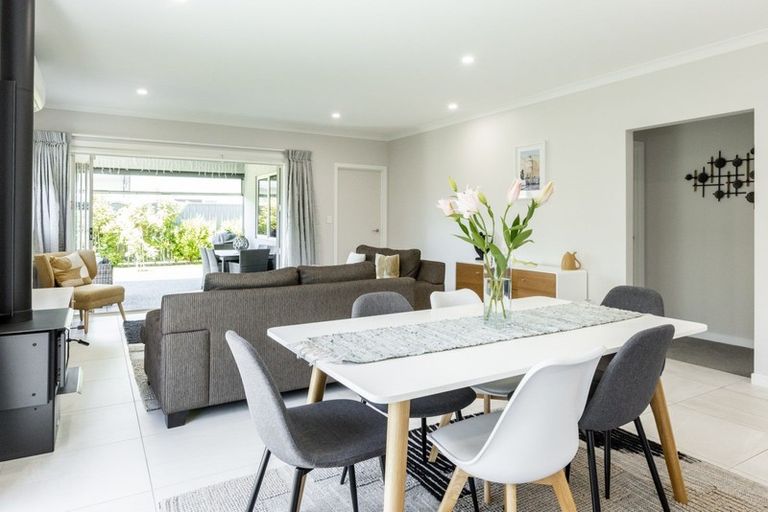 Photo of property in 52 Eriksen Road, Te Awa, Napier, 4110