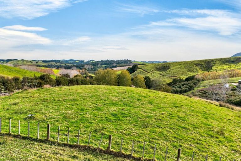 Photo of property in 161 Ranganui Road, Kaiwaka, 0573