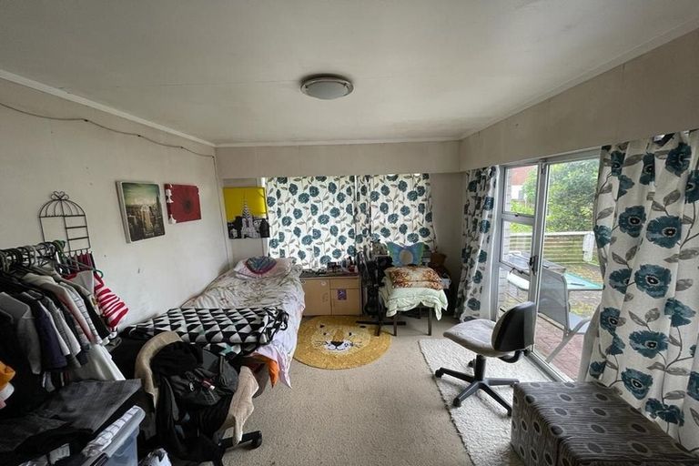 Photo of property in 2/176 Archers Road, Glenfield, Auckland, 0629