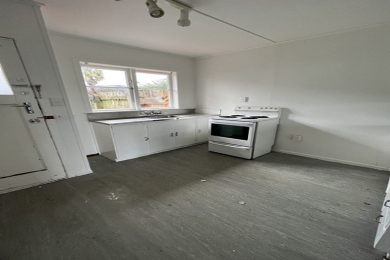 Photo of property in 4/1068 Fergusson Drive, Clouston Park, Upper Hutt, 5018