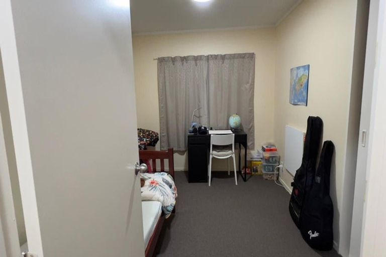 Photo of property in 8a Kentwood Drive, Woodridge, Wellington, 6037