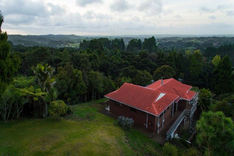 Photo of property in 1010 Scenic Drive North, Swanson, Auckland, 0816