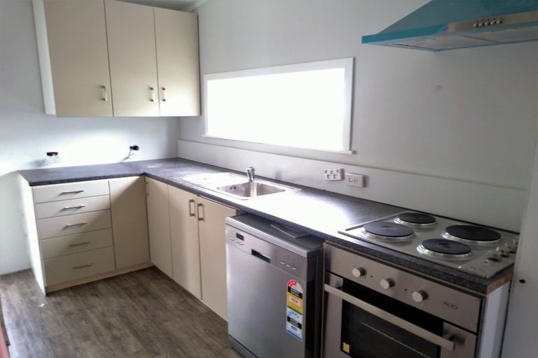 Photo of property in 100 Ferguson Street, West End, Palmerston North, 4412