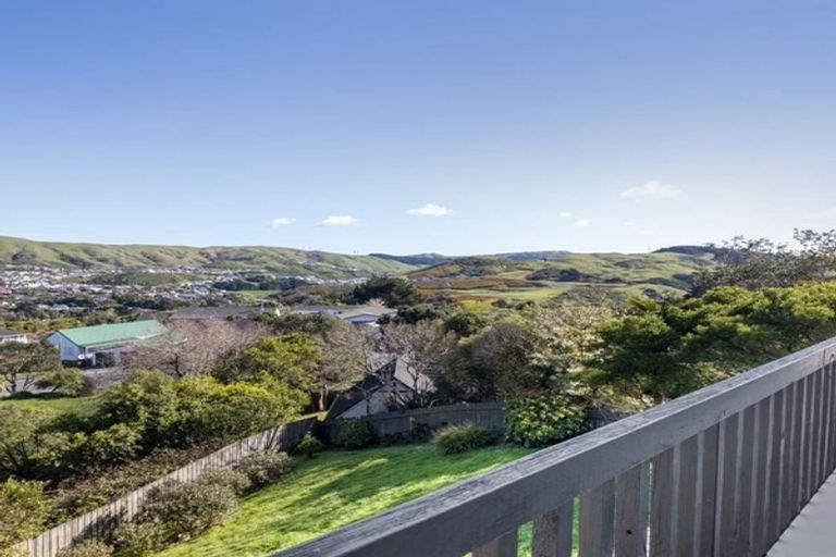 Photo of property in 9 Curacao Place, Grenada Village, Wellington, 6037