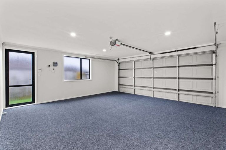 Photo of property in 24 Mt Lebanon Crescent, The Gardens, Auckland, 2105