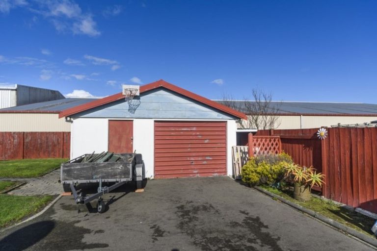 Photo of property in 46 Acacia Street, Kelvin Grove, Palmerston North, 4414
