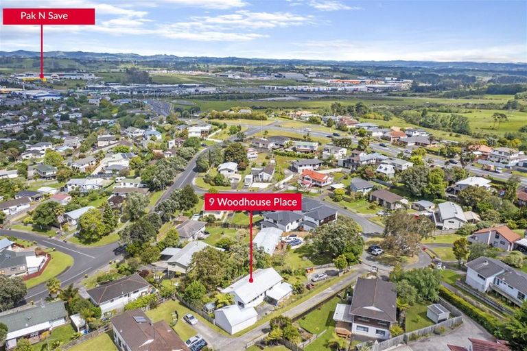 Photo of property in 9 Woodhouse Place, West Harbour, Auckland, 0618