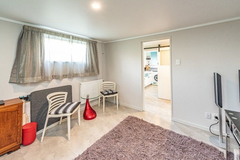Photo of property in 16 Oakland Avenue, Saint Johns Hill, Whanganui, 4500