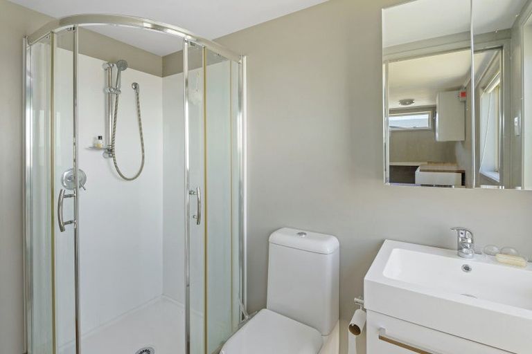 Photo of property in 122 Dyers Pass Road, Cashmere, Christchurch, 8022