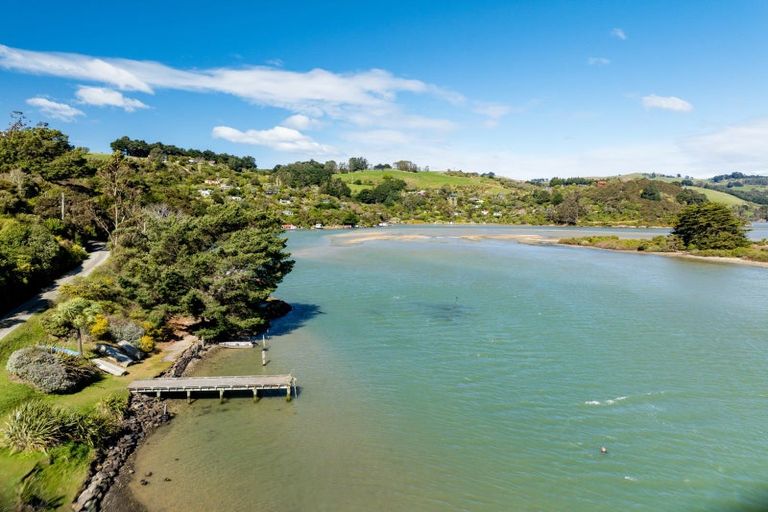 Photo of property in 10 Crescent Street, Purakaunui, Port Chalmers, 9081