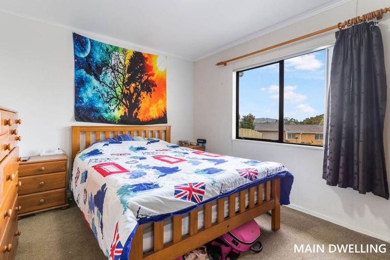 Photo of property in 165 Bradbury Road, Botany Downs, Auckland, 2010