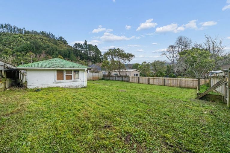 Photo of property in 95a Hine Road, Wainuiomata, 5014