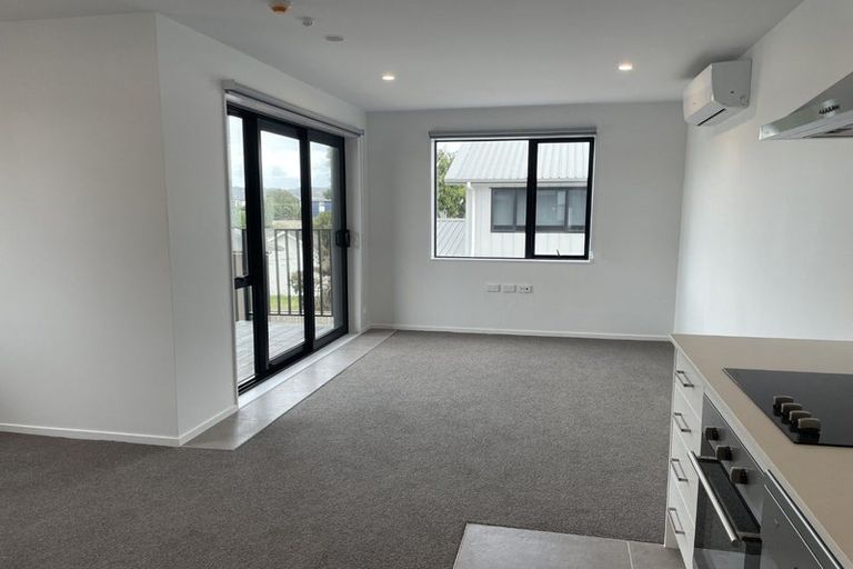Photo of property in 110/28c Eileen Newey Place, Henderson, Auckland, 0612