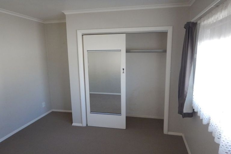 Photo of property in 13a Seaview Road, Marfell, New Plymouth, 4310