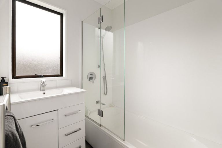 Photo of property in 80b Aviemore Drive, Highland Park, Auckland, 2010