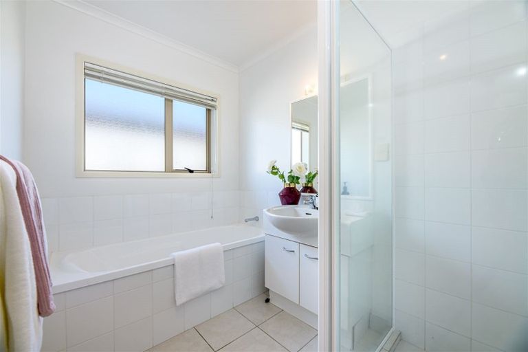 Photo of property in 8 Brookwood Drive, Henderson, Auckland, 0612