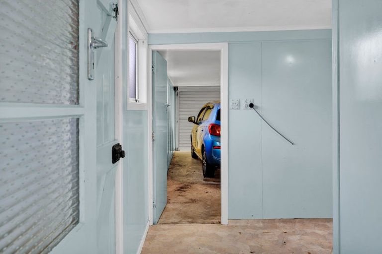 Photo of property in 23 Hinau Street, Inglewood, 4330