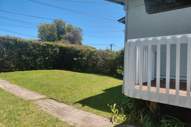 Photo of property in 1/12 Hinekohu Street, New Lynn, Auckland, 0600