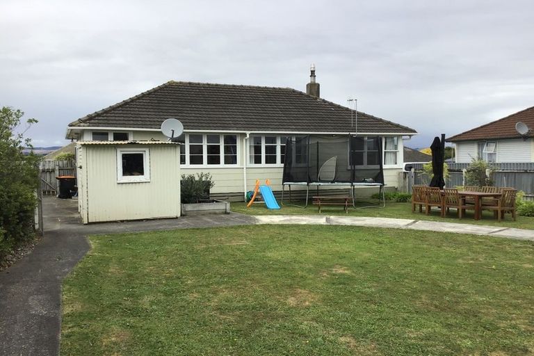 Photo of property in 11 Clyde Crescent, Roslyn, Palmerston North, 4414