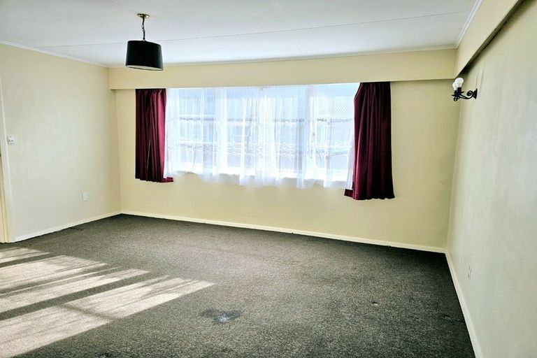 Photo of property in 179 Wainuiomata Road, Wainuiomata, Lower Hutt, 5014