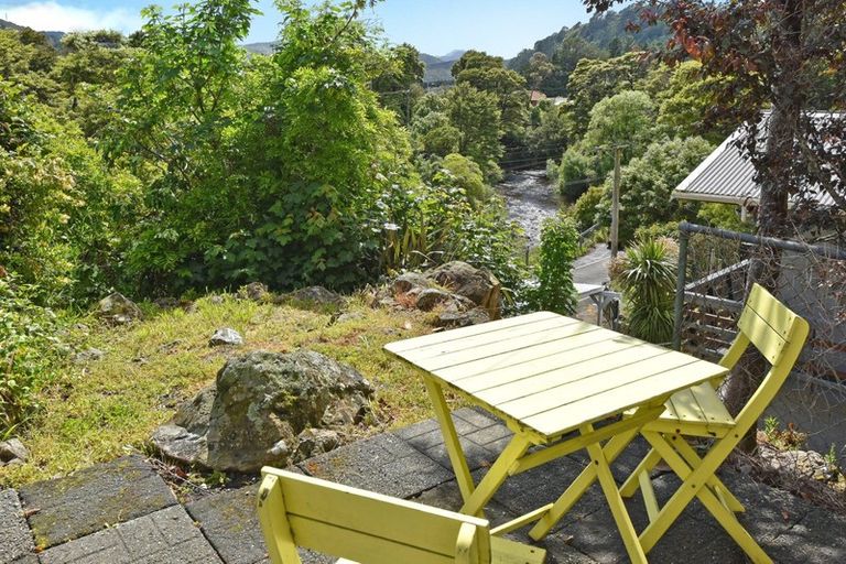 Photo of property in 6 Beechwood Lane, Te Marua, Upper Hutt, 5018