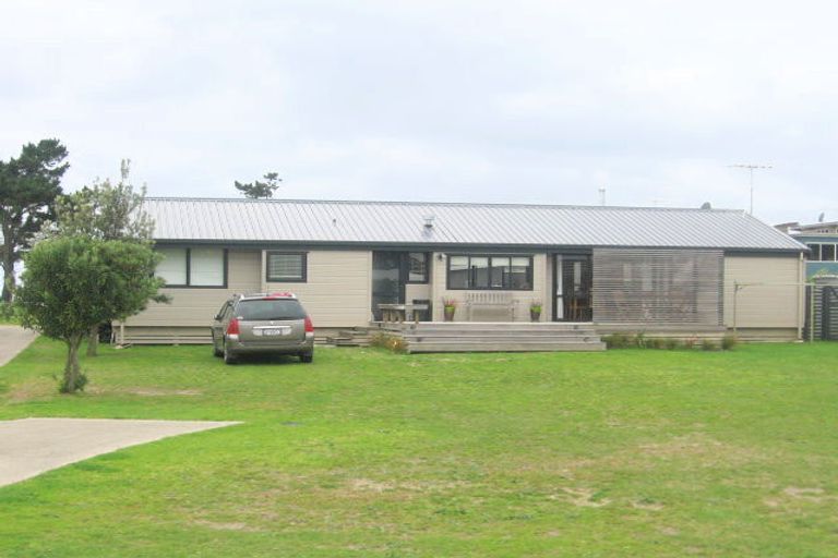 Photo of property in 116 Sands Crescent, Matarangi, Whitianga, 3592