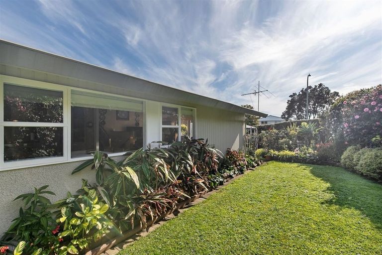 Photo of property in 21 Gills Road, Bucklands Beach, Auckland, 2014