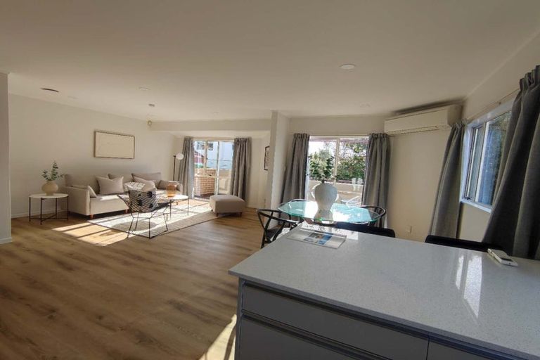 Photo of property in 18a Jacanas Place, Unsworth Heights, Auckland, 0632