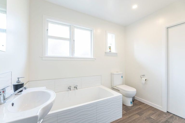 Photo of property in 35 Colman Avenue, Sockburn, Christchurch, 8042