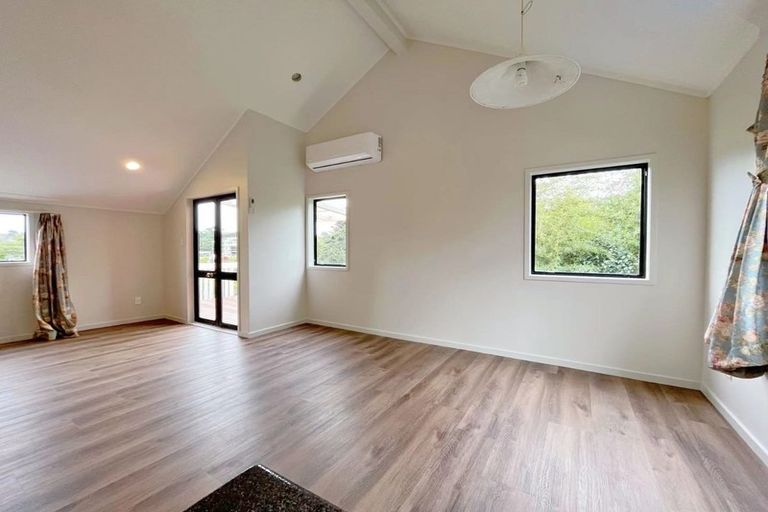 Photo of property in 1/41 Howard Road, Northcote, Auckland, 0627