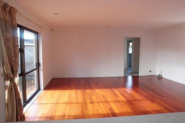 Photo of property in 14 Bob Charles Drive, Golflands, Auckland, 2013