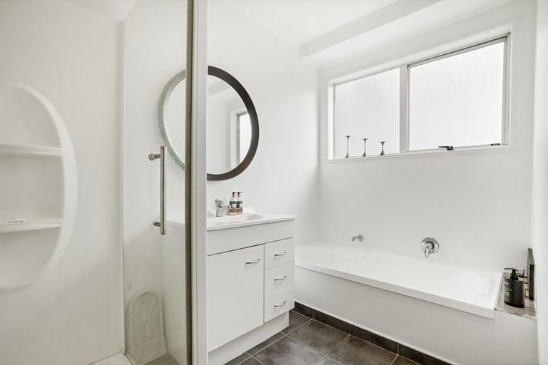 Photo of property in 44 Clyma Place, Massey, Auckland, 0614