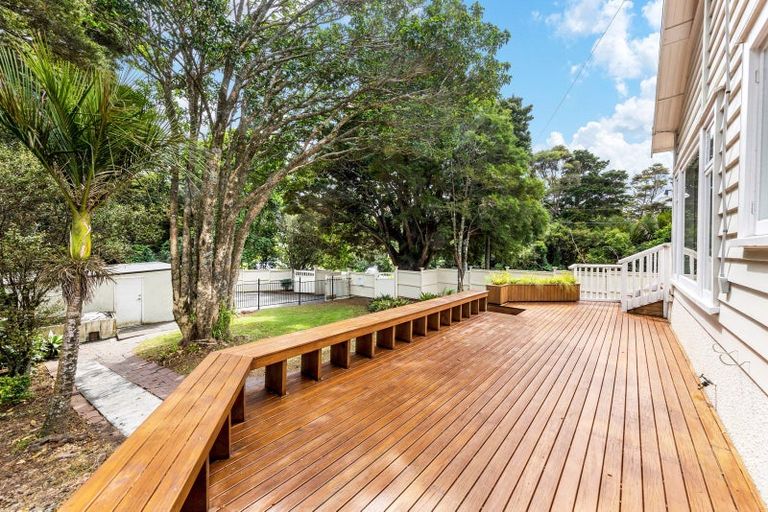 Photo of property in 114 Scenic Drive, Titirangi, Auckland, 0604