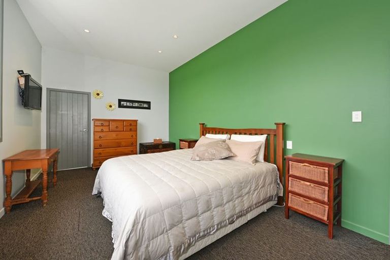 Photo of property in 271c Wallaceville Road, Wallaceville, Upper Hutt, 5371