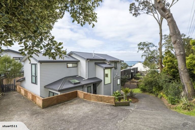 Photo of property in 4/431 East Coast Road, Mairangi Bay, Auckland, 0630