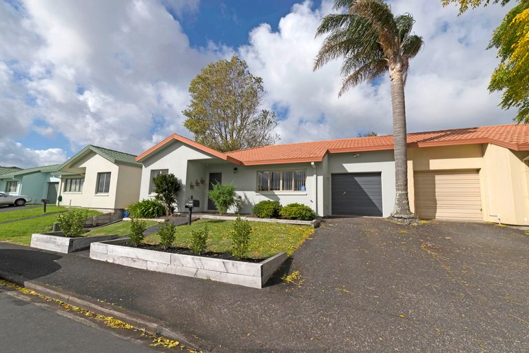 Photo of property in 3 Neta Grove, Henderson, Auckland, 0612