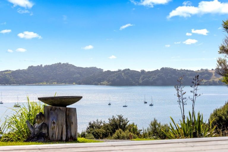 Photo of property in 28 Opahi Bay Road, Mahurangi West, Warkworth, 0983