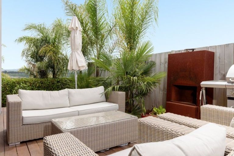 Photo of property in 33 Benmore Crescent, Pyes Pa, Tauranga, 3112