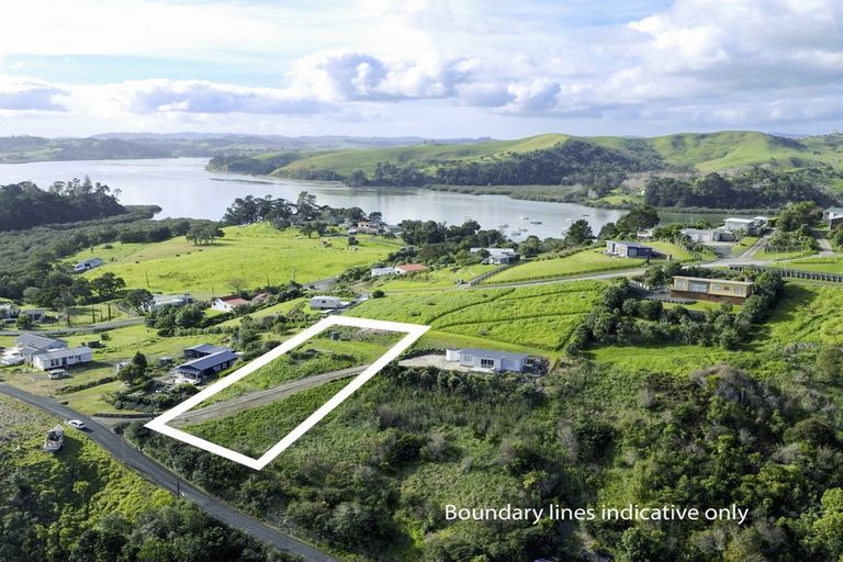 Photo of property in 17 Dem Road, Pahi, Paparoa, 0571